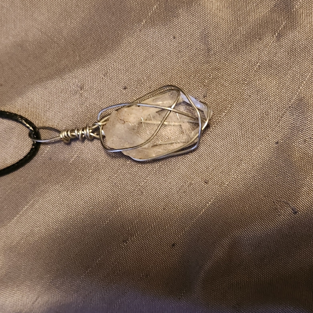 Handmade wire wrap quartz crystal necklace - Picture 2 of 3